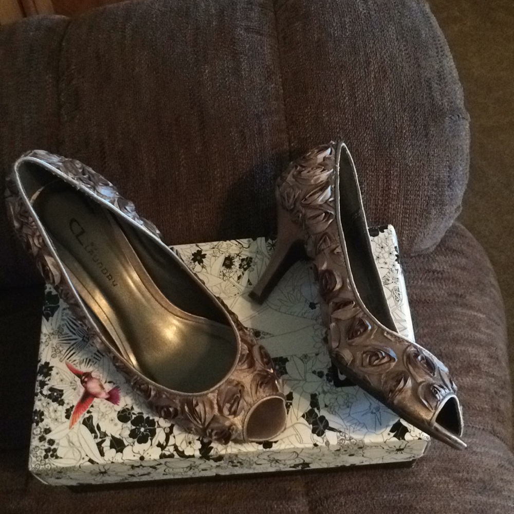 Dress shoes